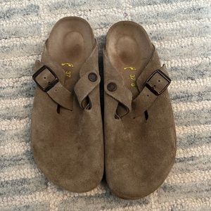 Birkenstock clogs - size 37 - beige suede
